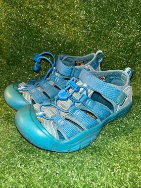 KEEN WASHABLE SANDALS in teal/blue color